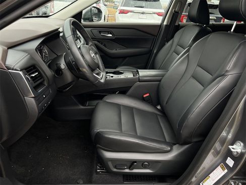 Certified 2023 Nissan Rogue SV w/ SV Premium B Package image 21