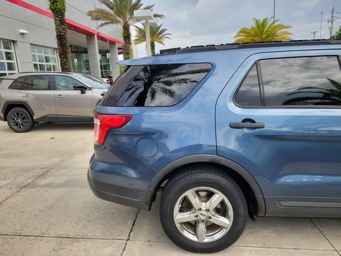 Used 2018 Ford Explorer FWD image 6