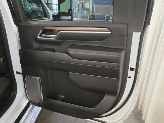 Used 2025 Chevrolet Silverado 3500 High Country w/ Technology Package AWD/4WD image 13