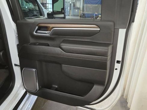 Used 2025 Chevrolet Silverado 3500 High Country w/ Technology Package AWD/4WD image 13