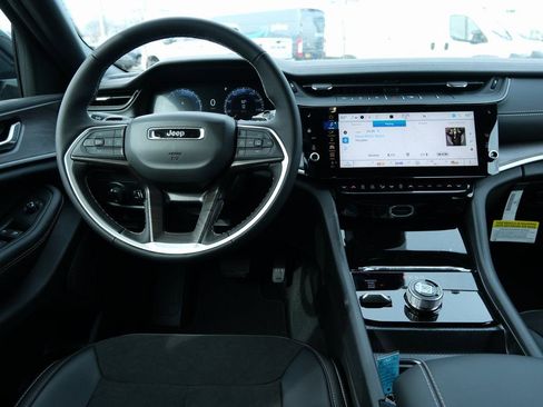 New 2026 Jeep Grand Cherokee Altitude AWD/4WD image 6
