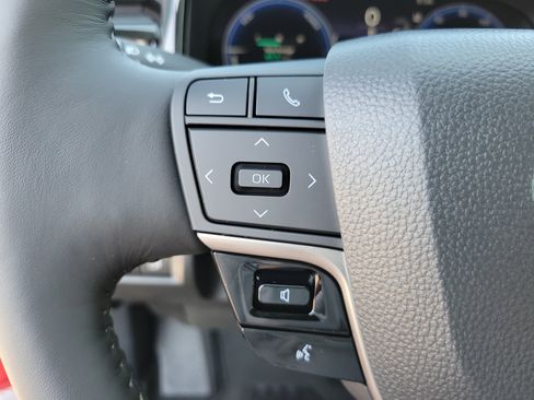 Used 2026 Toyota Camry XLE FWD image 21