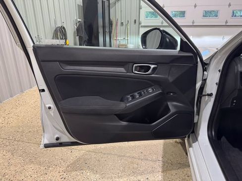 Used 2022 Honda Civic Sport image 8