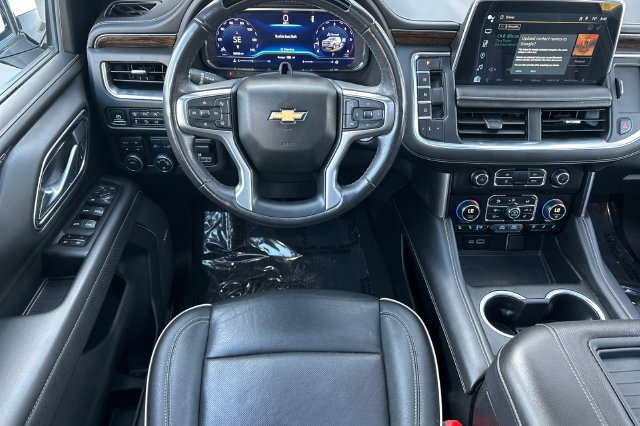 Used 2024 Chevrolet Suburban Premier w/ Advanced Technology Package AWD/4WD image 16