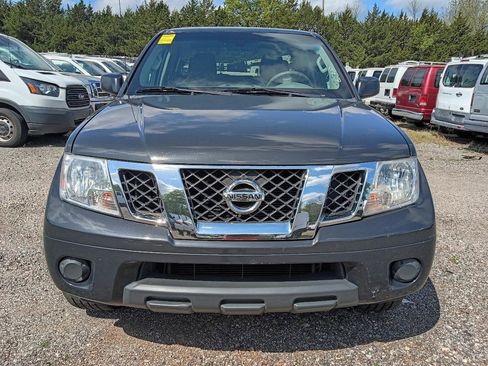 Used 2012 Nissan Frontier SV image 2