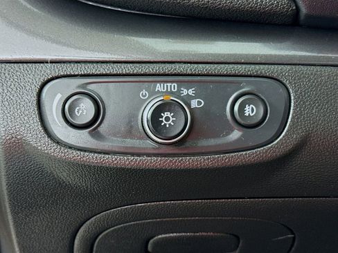 Used 2019 Buick Encore Essence image 10