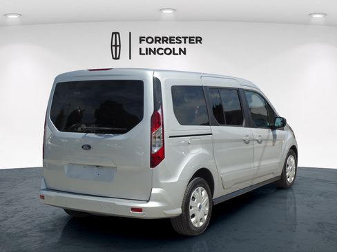 Used 2021 Ford Transit Connect XLT FWD image 3