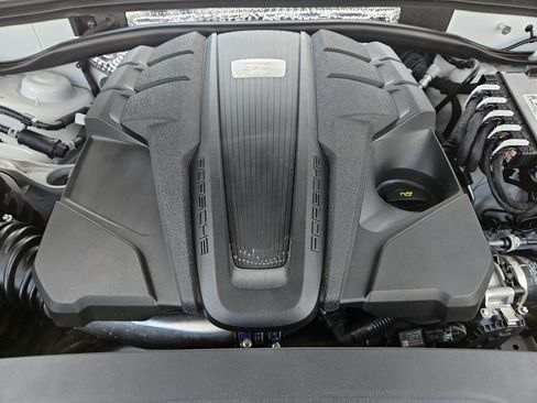 Certified 2021 Porsche Macan GTS AWD/4WD image 30