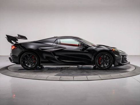 Used 2026 Chevrolet Corvette ZR1 w/ ZR1 Carbon Fiber Aero Package RWD image 16