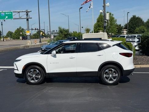 Used 2024 Chevrolet Blazer LT w/ Convenience Package FWD image 2
