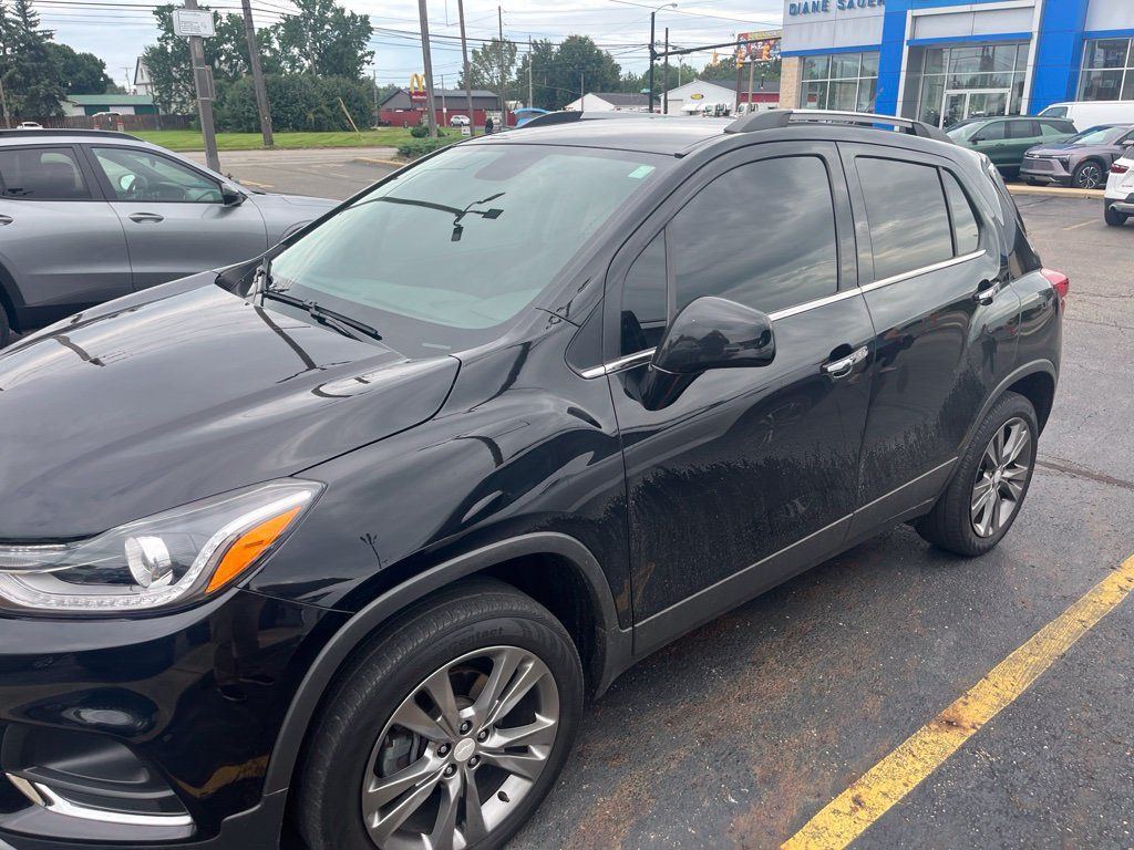 Used 2017 Chevrolet Trax Premier AWD/4WD image 2