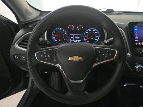 Used 2023 Chevrolet Malibu LT FWD image 11