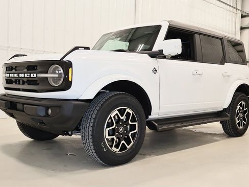 New 2025 Ford Bronco Outer Banks image 4