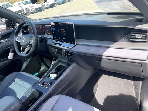 New 2026 Volkswagen Tiguan SE R-Line AWD/4WD image 9