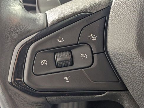 Certified 2023 Chevrolet Bolt EUV LT w/ Convenience Package image 16