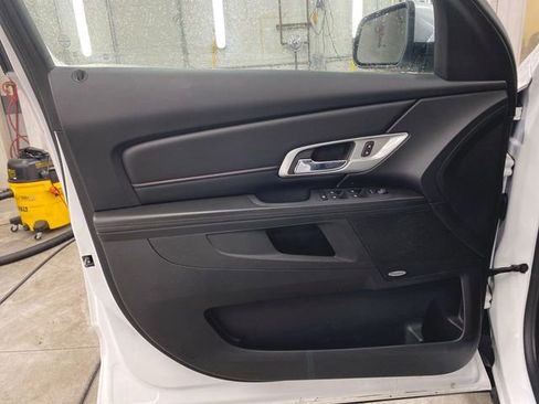 Used 2017 GMC Terrain SLT image 19