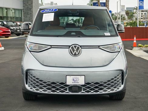 Used 2025 Volkswagen ID. Buzz Pro S RWD image 2