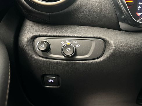 Used 2024 Chevrolet Blazer Premier w/ Enhanced Convenience Package image 24