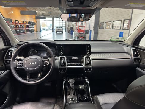 Used 2022 Kia Sorento SX image 16