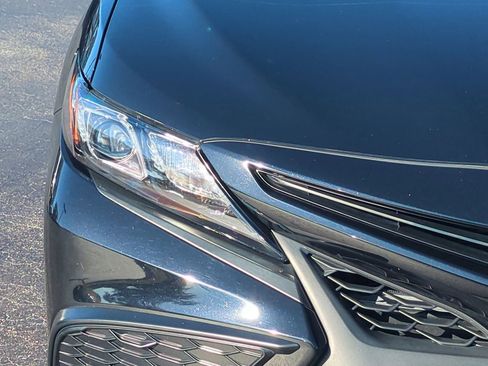 Used 2024 Toyota Camry SE image 10