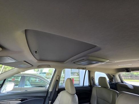 Used 2016 Honda Pilot Touring image 8