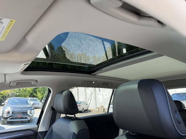 Used 2024 Volkswagen Tiguan Wolfsburg Edition AWD/4WD image 17