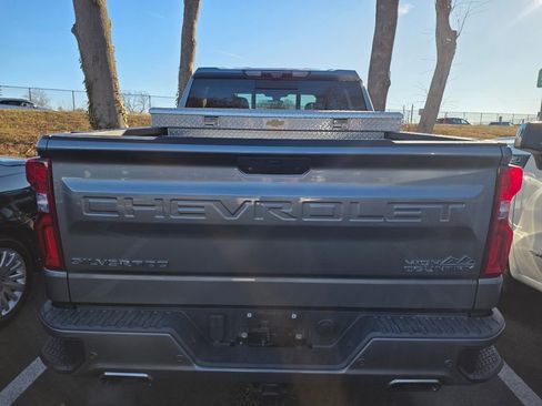 Used 2020 Chevrolet Silverado 1500 High Country w/ Technology Package image 5