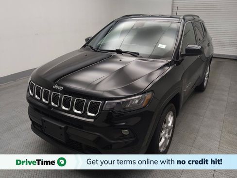 Used 2023 Jeep Compass Latitude AWD/4WD image 1