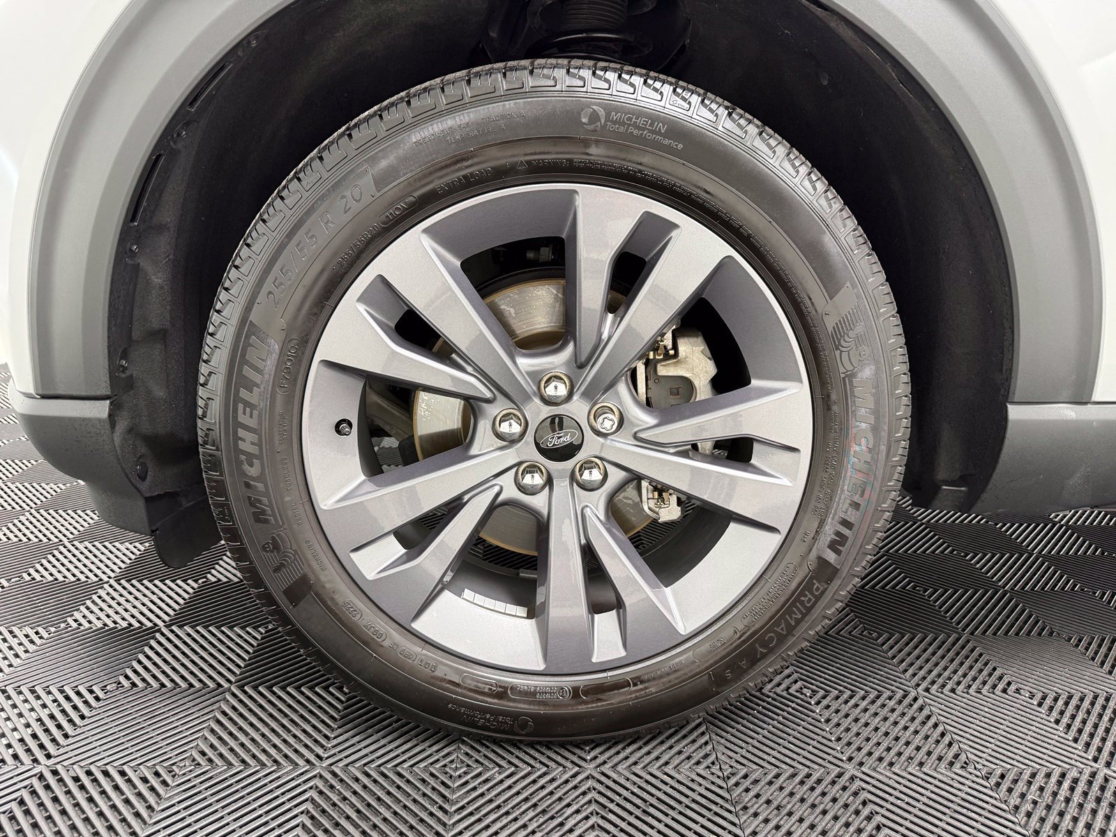 Used 2024 Ford Explorer XLT w/ Equipment Group 202A AWD/4WD image 12
