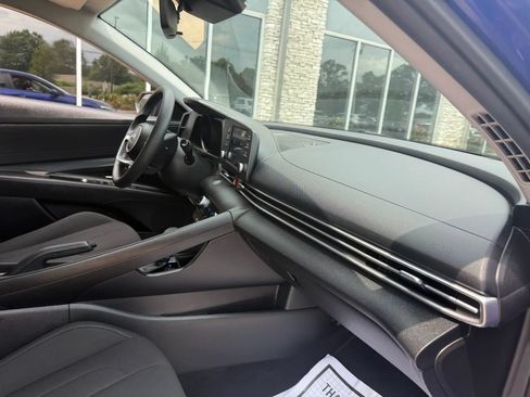 Used 2023 Hyundai Elantra SEL w/ Cargo Package FWD image 14