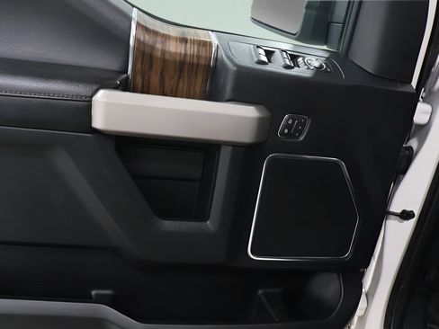 Used 2020 Ford F150 Lariat w/ Equipment Group 502A Luxury AWD/4WD image 23