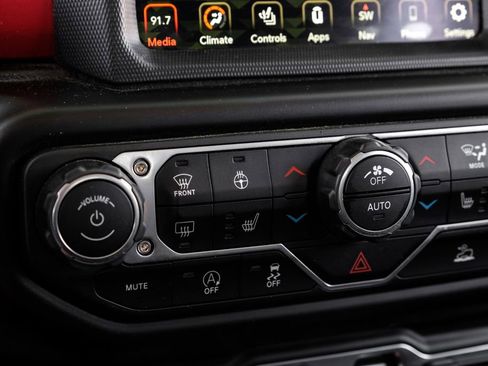 Used 2022 Jeep Gladiator Rubicon w/ Cold Weather Group image 31