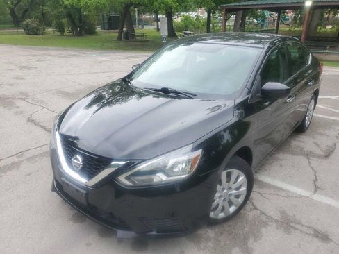 Used 2019 Nissan Sentra S image 2