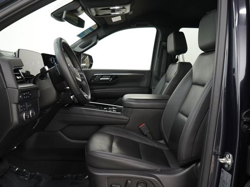 Used 2025 Chevrolet Tahoe Z71 AWD/4WD image 25