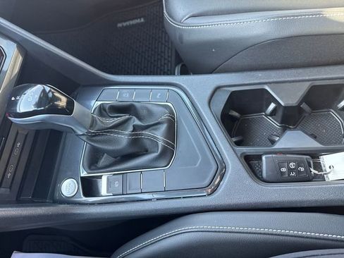 Used 2024 Volkswagen Tiguan SE R-Line image 25