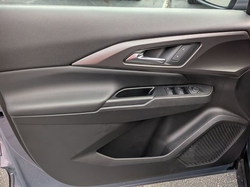 Certified 2025 Chevrolet Equinox EV LT image 14