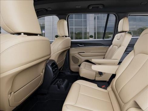 New 2025 Jeep Grand Cherokee L Limited w/ Black Appearance Package image 23