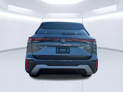 Used 2025 Volkswagen Tiguan SE image 5