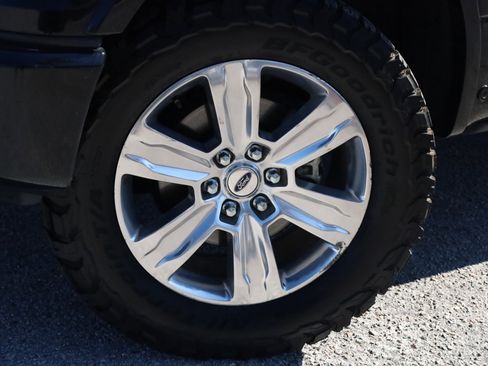 Used 2017 Ford F150 Platinum image 18