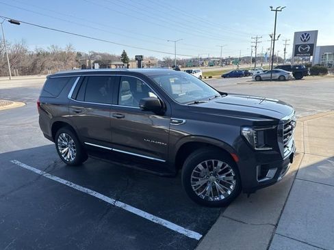 Used 2021 GMC Yukon SLT w/ SLT Luxury Plus Package image 2