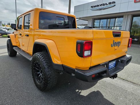 Used 2021 Jeep Gladiator Overland image 3