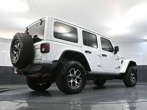 Used 2022 Jeep Wrangler Unlimited Rubicon w/ Cold Weather Group AWD/4WD image 49