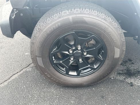 Used 2021 Jeep Gladiator Willys image 31