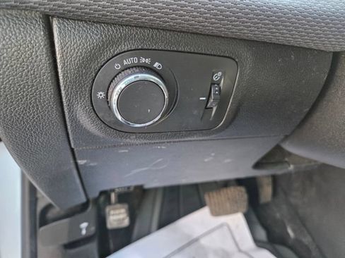 Used 2019 Chevrolet Cruze LS w/ LS Convenience Package FWD image 21