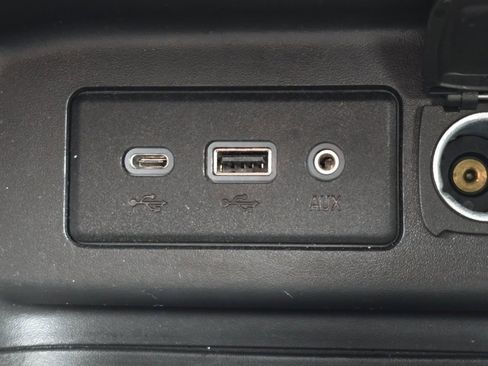 Used 2023 Chevrolet Equinox LT image 5