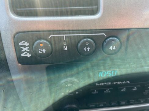 Used 2010 Chevrolet Colorado LT image 17