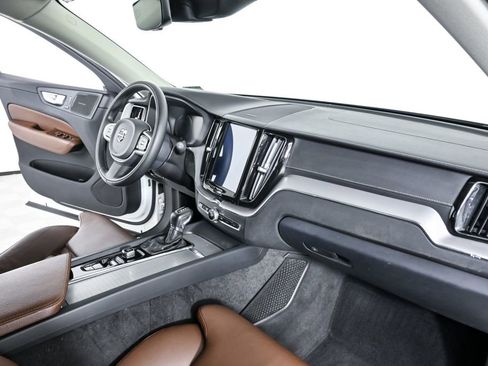 Used 2019 Volvo XC60 T5 Inscription w/ Protection Package Premier FWD image 24