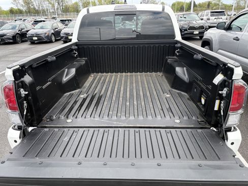 Used 2023 Toyota Tacoma TRD Sport w/ TRD Premium Sport Package AWD/4WD image 8