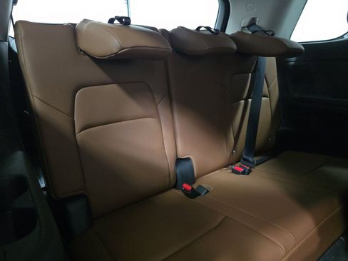 Used 2025 Nissan Pathfinder Platinum w/ Cargo Package image 15