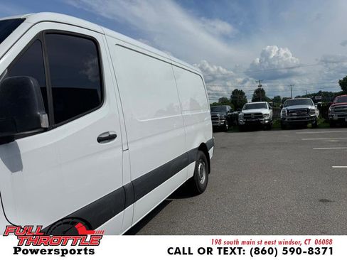 Used 2022 Mercedes-Benz Sprinter 2500 image 5